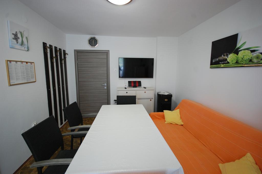 Apartments Jakobi By El-Pi Tours Njivice Exteriér fotografie